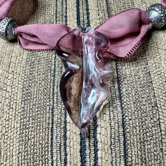 Handcrafted Artisan created leaf pendant. - Picture 8 of 16